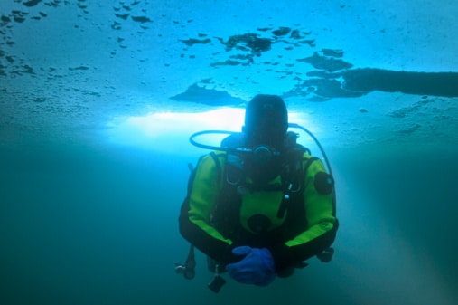 plongée sous glace alpes