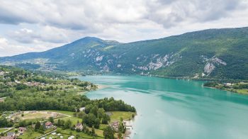 lac autour de lyon