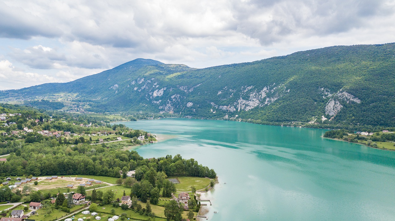 lac autour de lyon